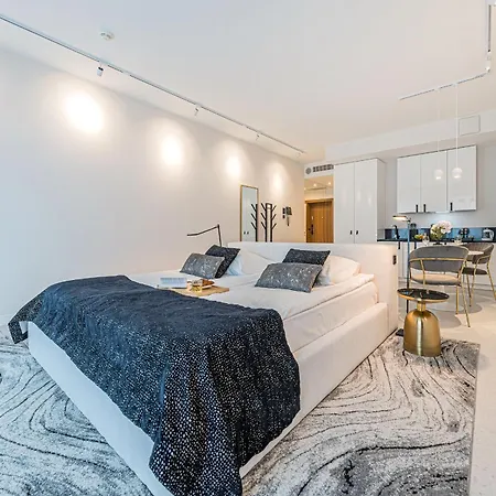 Deo Plaza Premium By Rent Like Апарт-отель