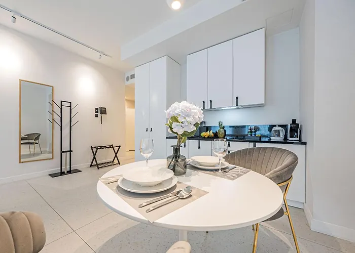 Deo Plaza Premium By Rent Like