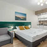 Deo Plaza Premium By Rent Like Hotel apartamentowy
