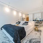 Deo Plaza Premium By Rent Like Hotel apartamentowy