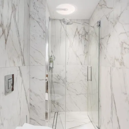 Ξενοδοχείο με διαμερίσματα Deo Plaza Premium By Rent Like